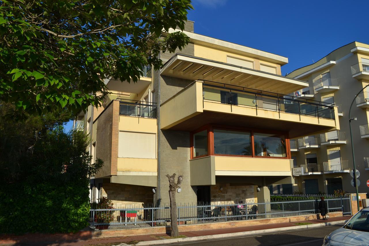 Albergo Quaglia Roseto Degli Abruzzi Exterior foto